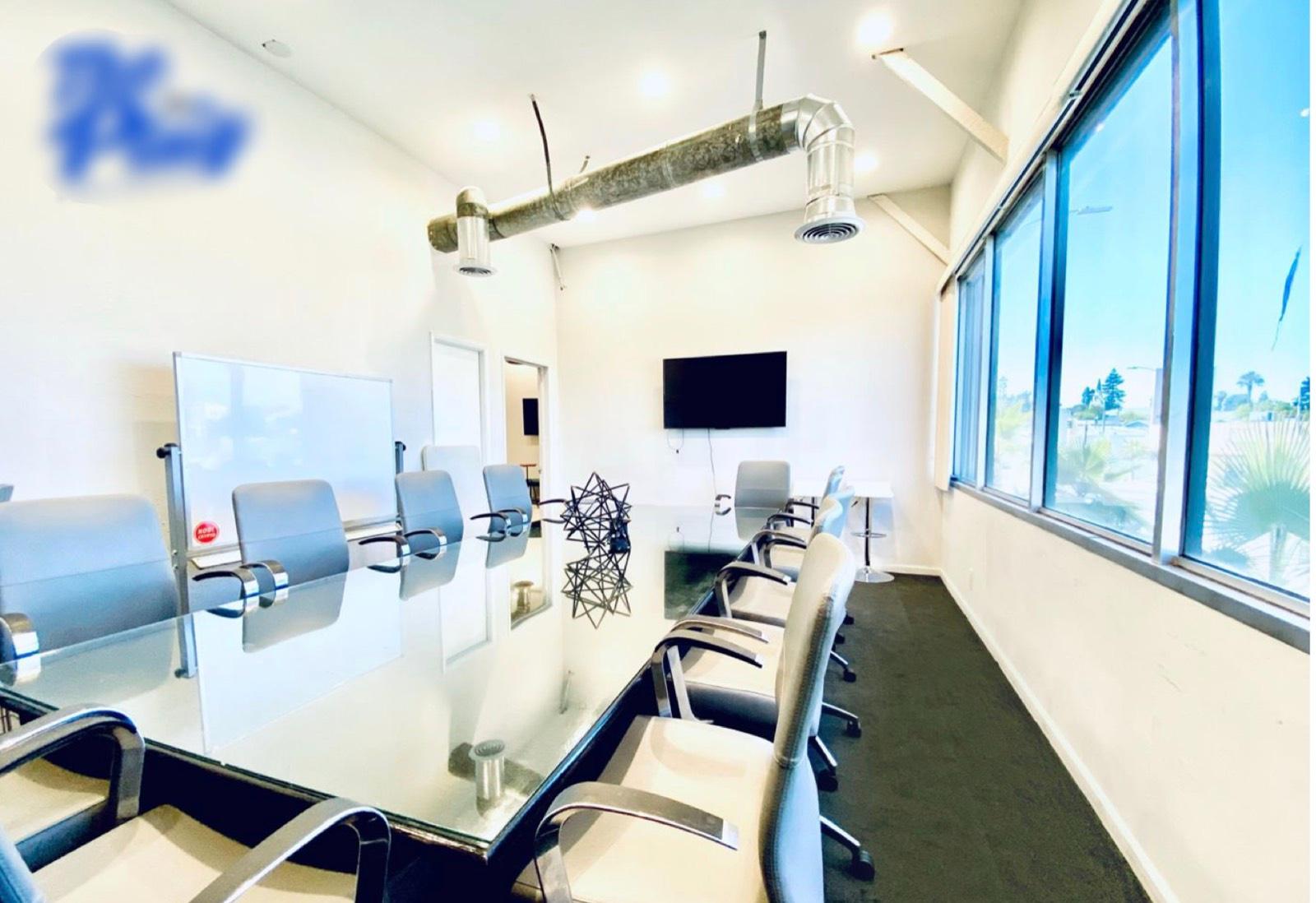 A's Modern Botique Office — photo 3