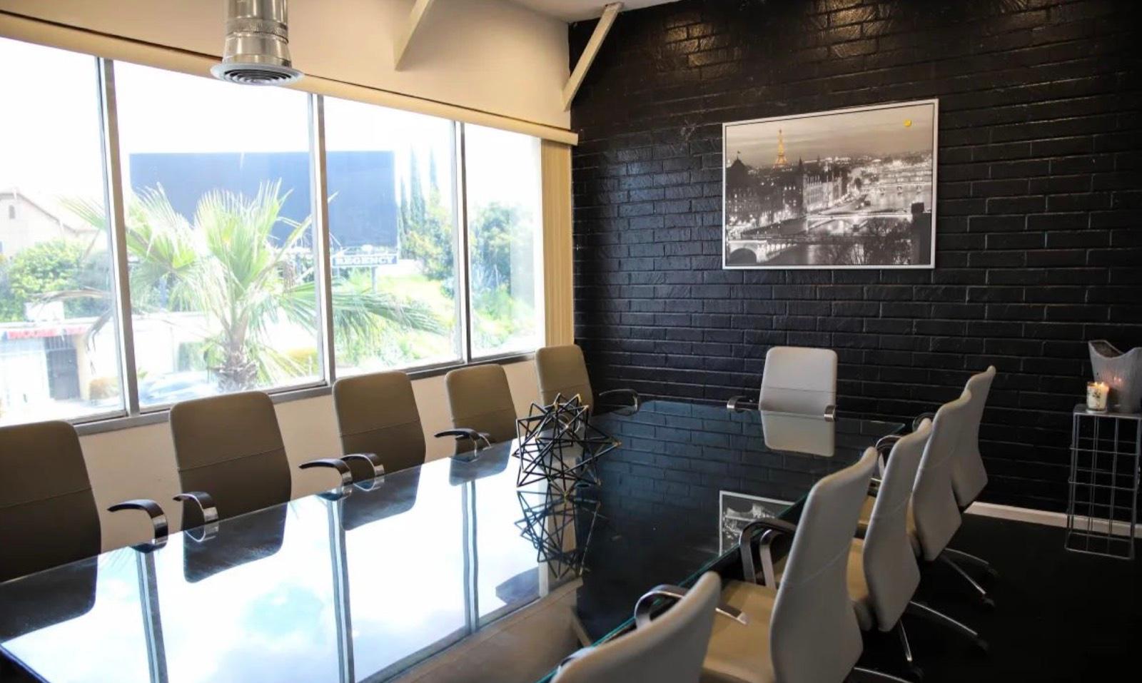 A's Modern Botique Office — photo 4