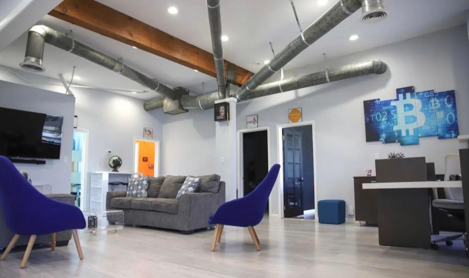 A's Modern Botique Office — photo 1