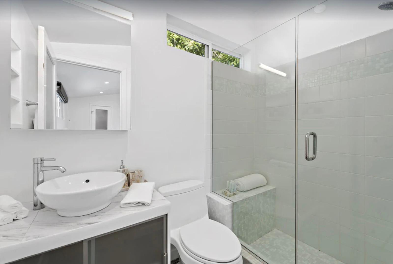 A's Private Light View Home — photo 11