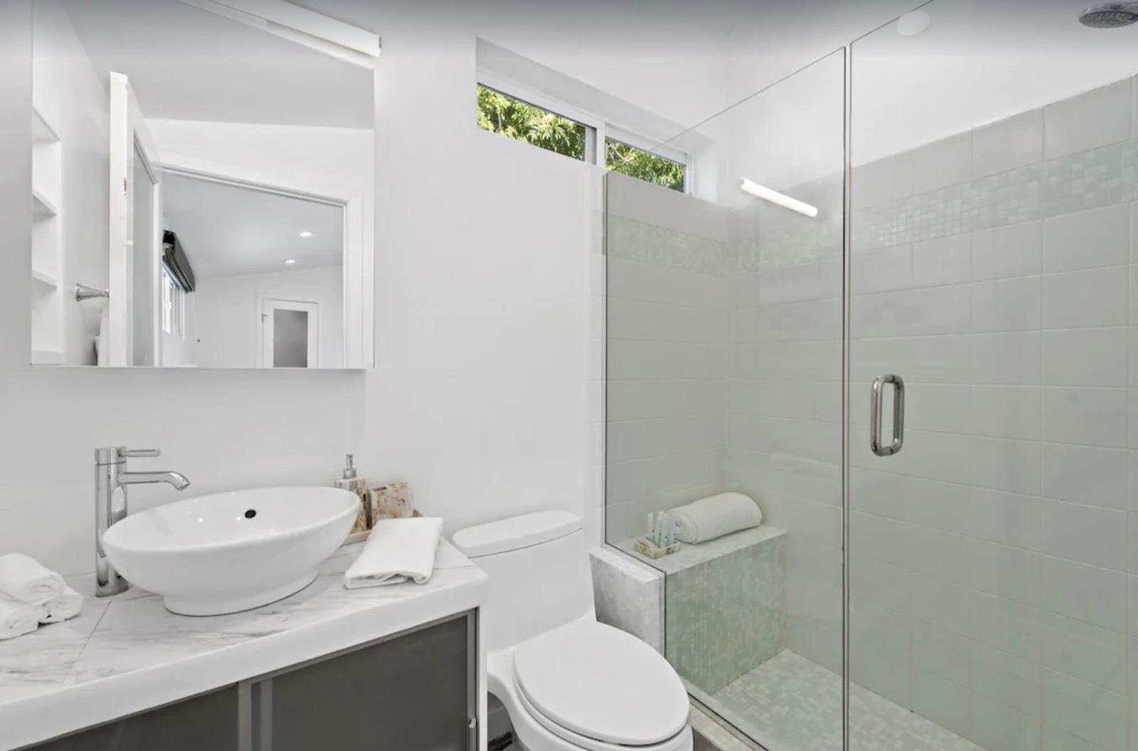 A's Private Light View Home — photo 12