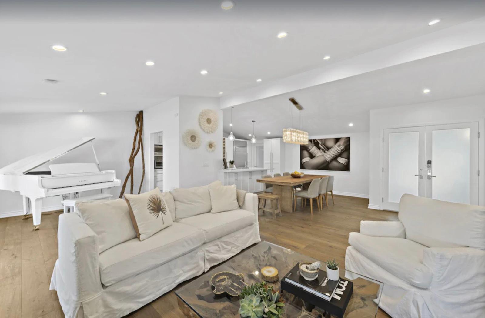 A's Private Light View Home — photo 6