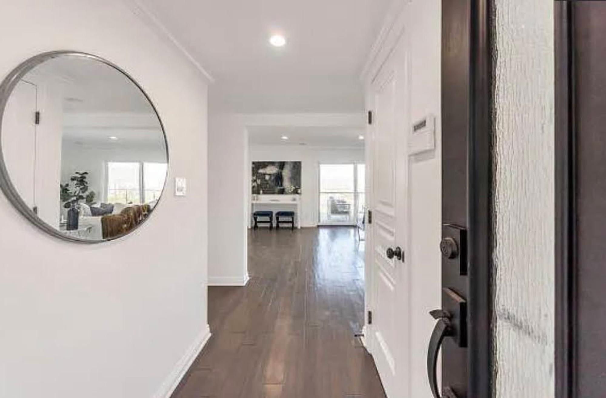 AS S Essential Valley View Home — photo 3