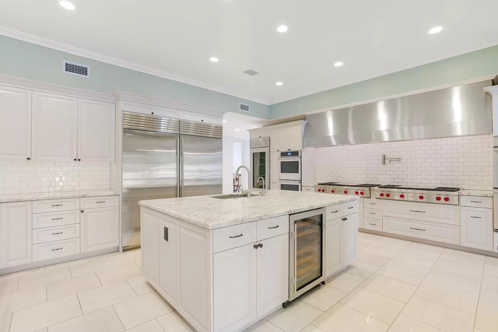 AS S Maple Mansion — photo 1