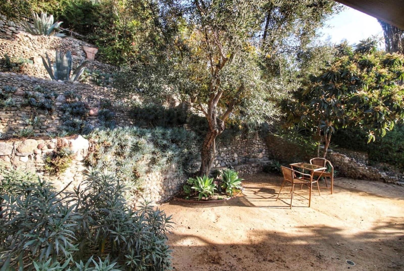 A's Spanish Modern Villa — photo 11