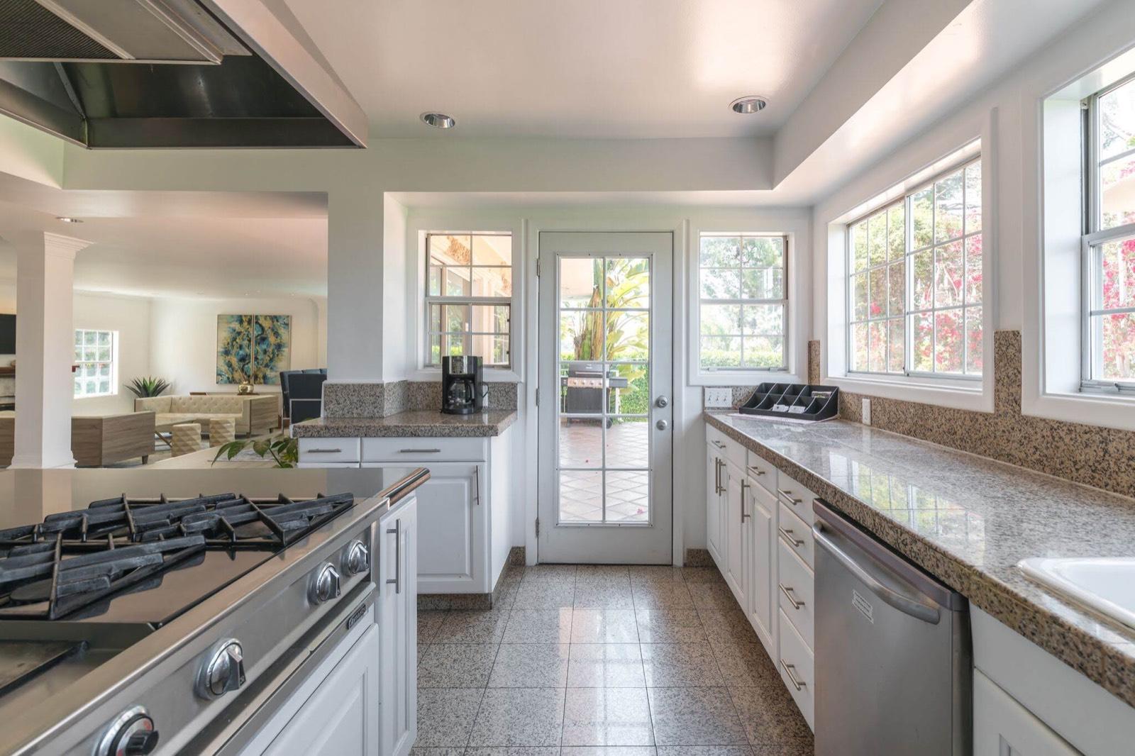 A's Studio City House — photo 11