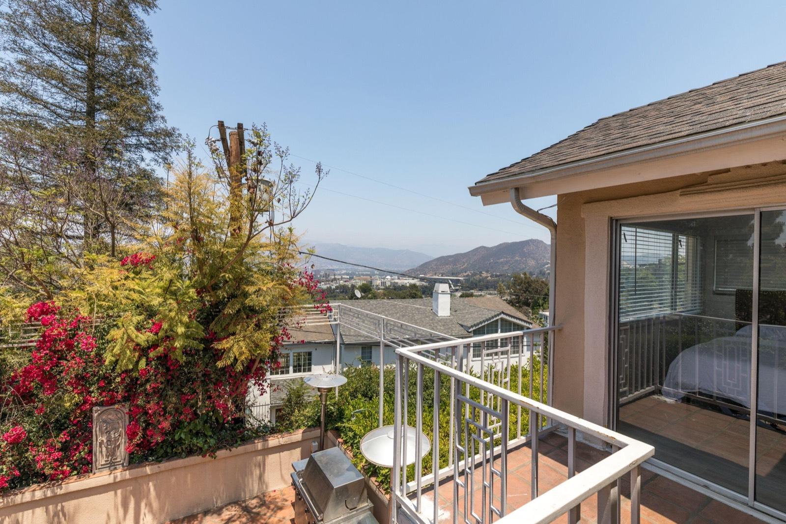 A's Studio City House — photo 3