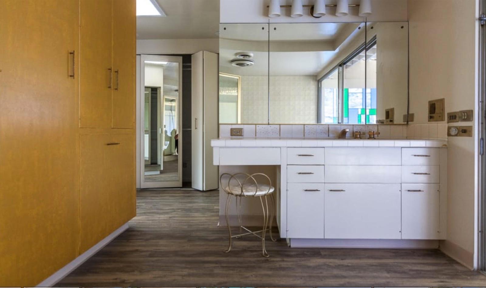 A's Timeless Midcentury House — photo 11