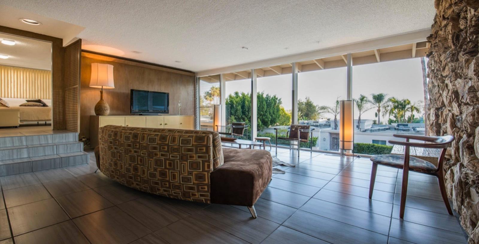 A's Timeless Midcentury House — photo 6