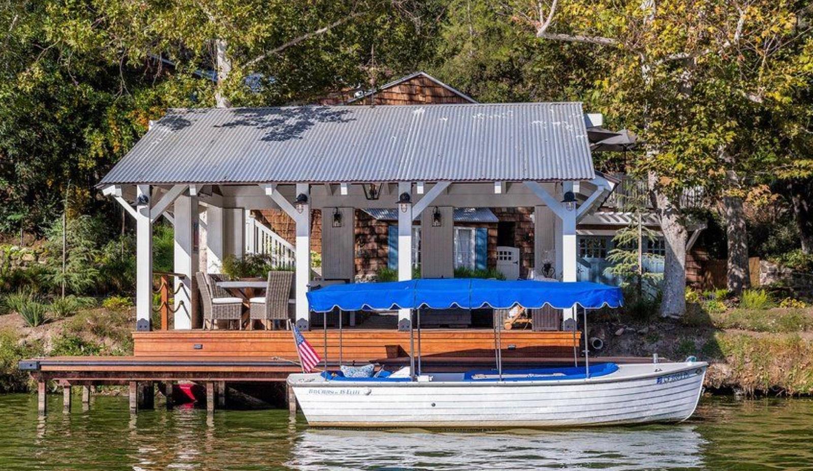 A's Valley Lakefront Cottage — photo 12