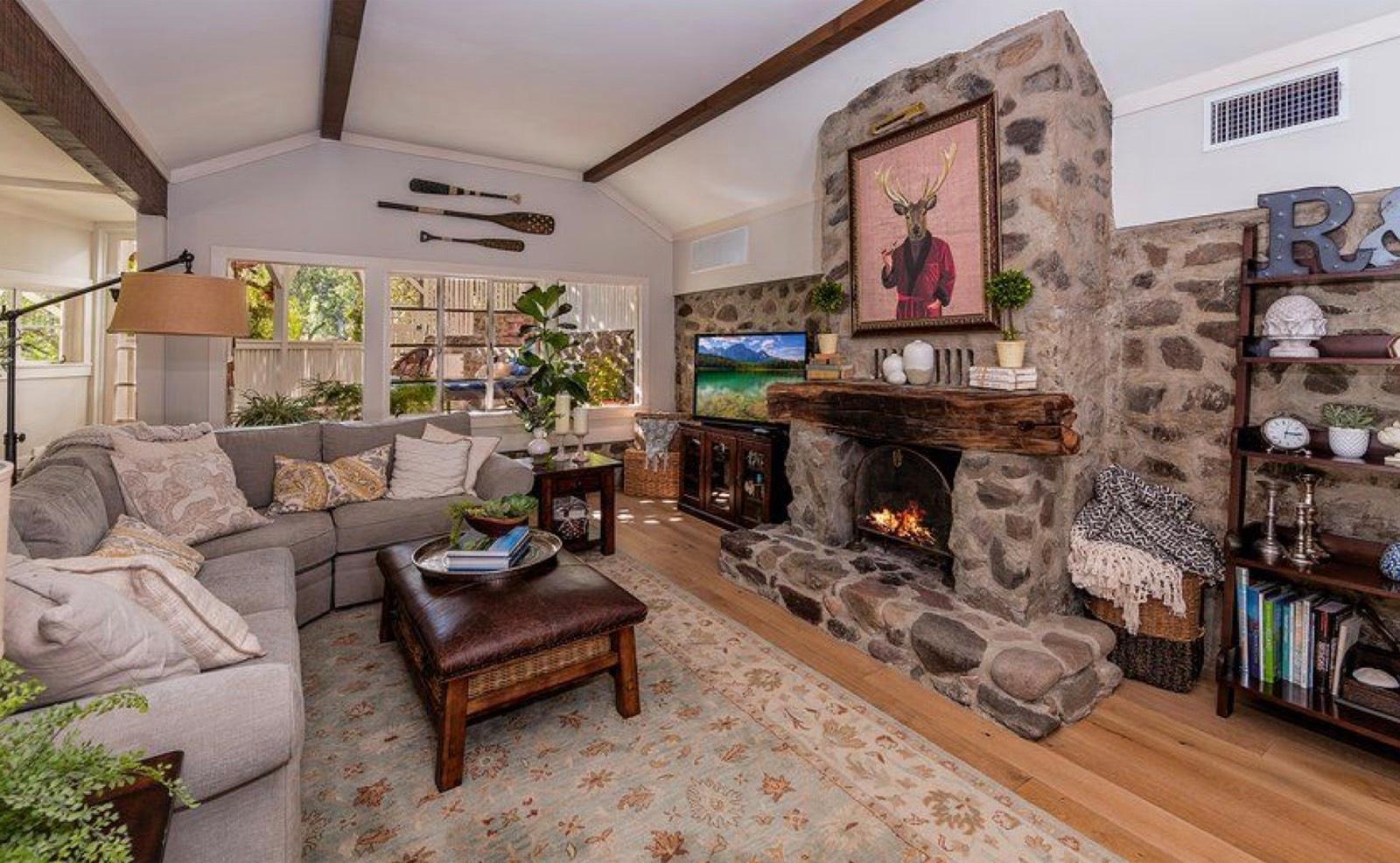 A's Valley Lakefront Cottage — photo 4