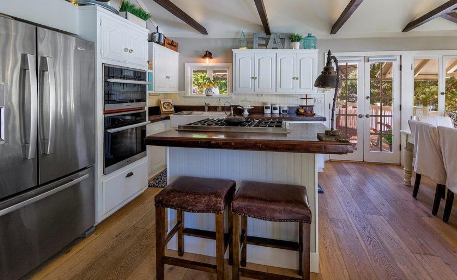 A's Valley Lakefront Cottage — photo 8
