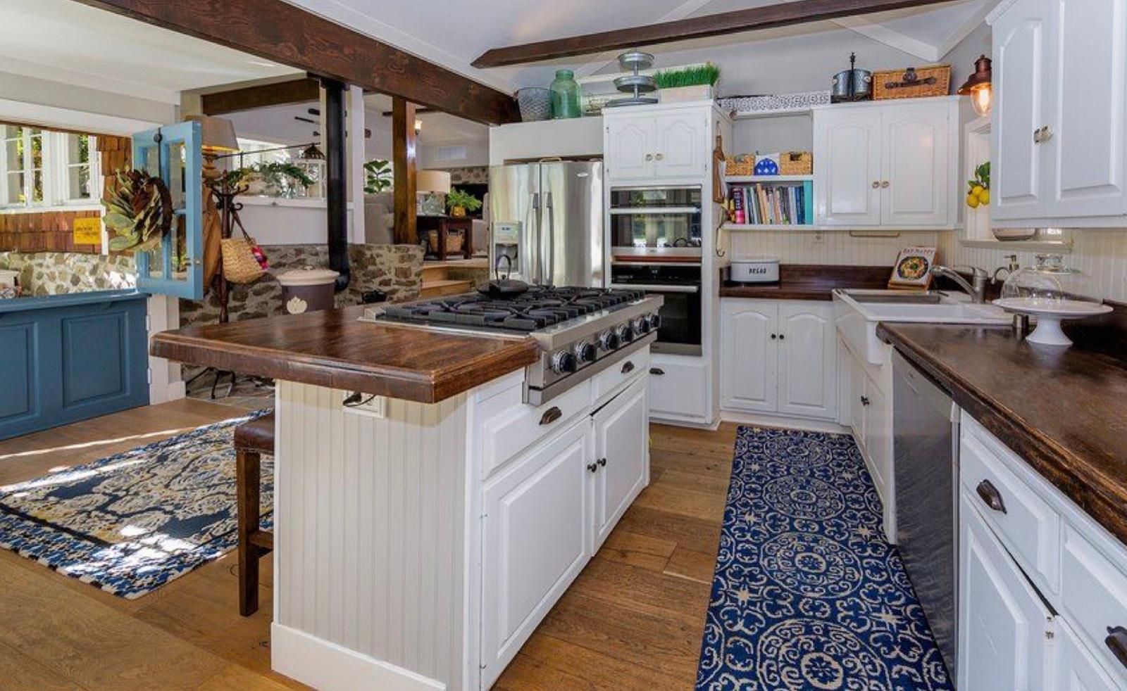 A's Valley Lakefront Cottage — photo 10