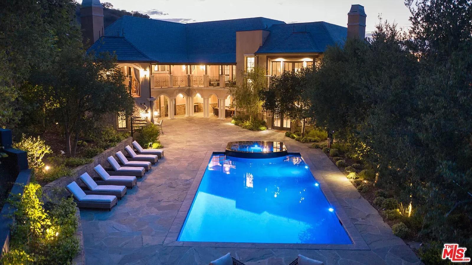 A’s Valley view mansion 11213 — photo 2