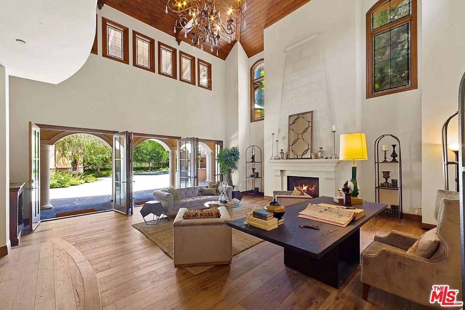 A’s Valley view mansion 11213 — photo 5