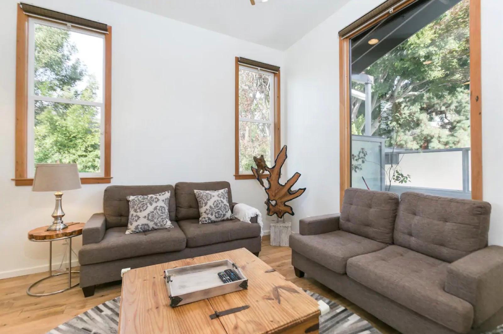 A's West LA Bungalow — photo 6