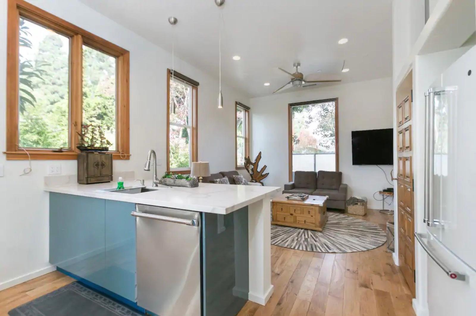 A's West LA Bungalow — photo 9
