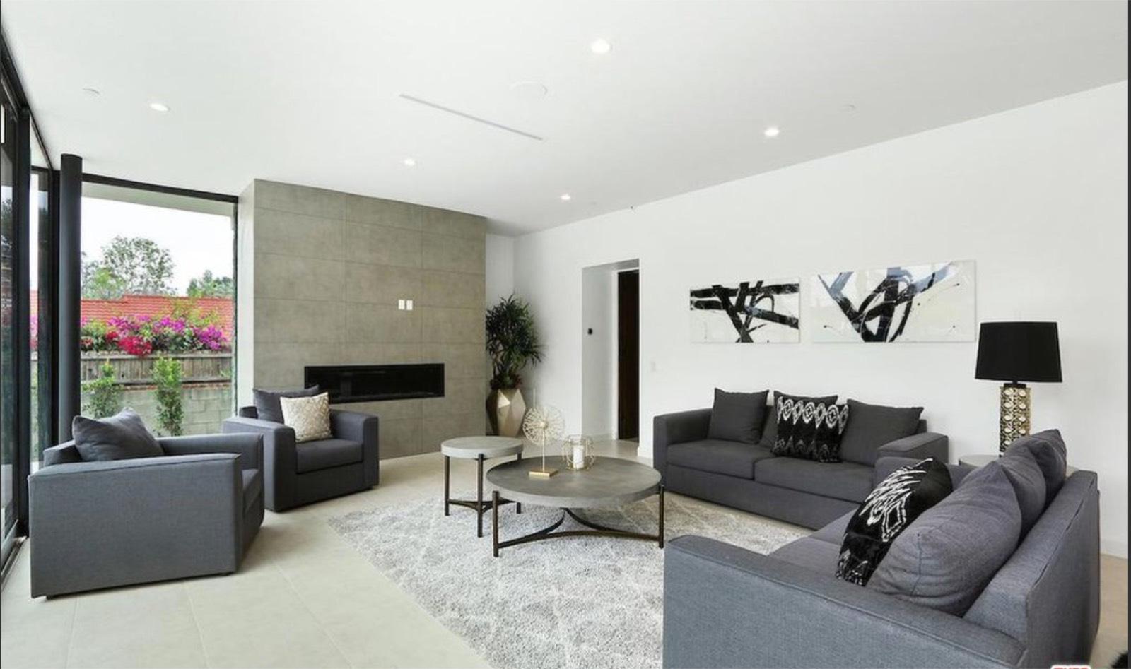 A's Woodland Hills House — photo 11
