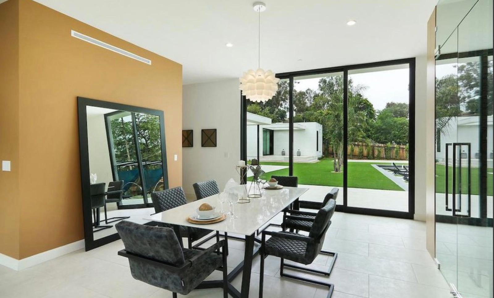 A's Woodland Hills House — photo 7