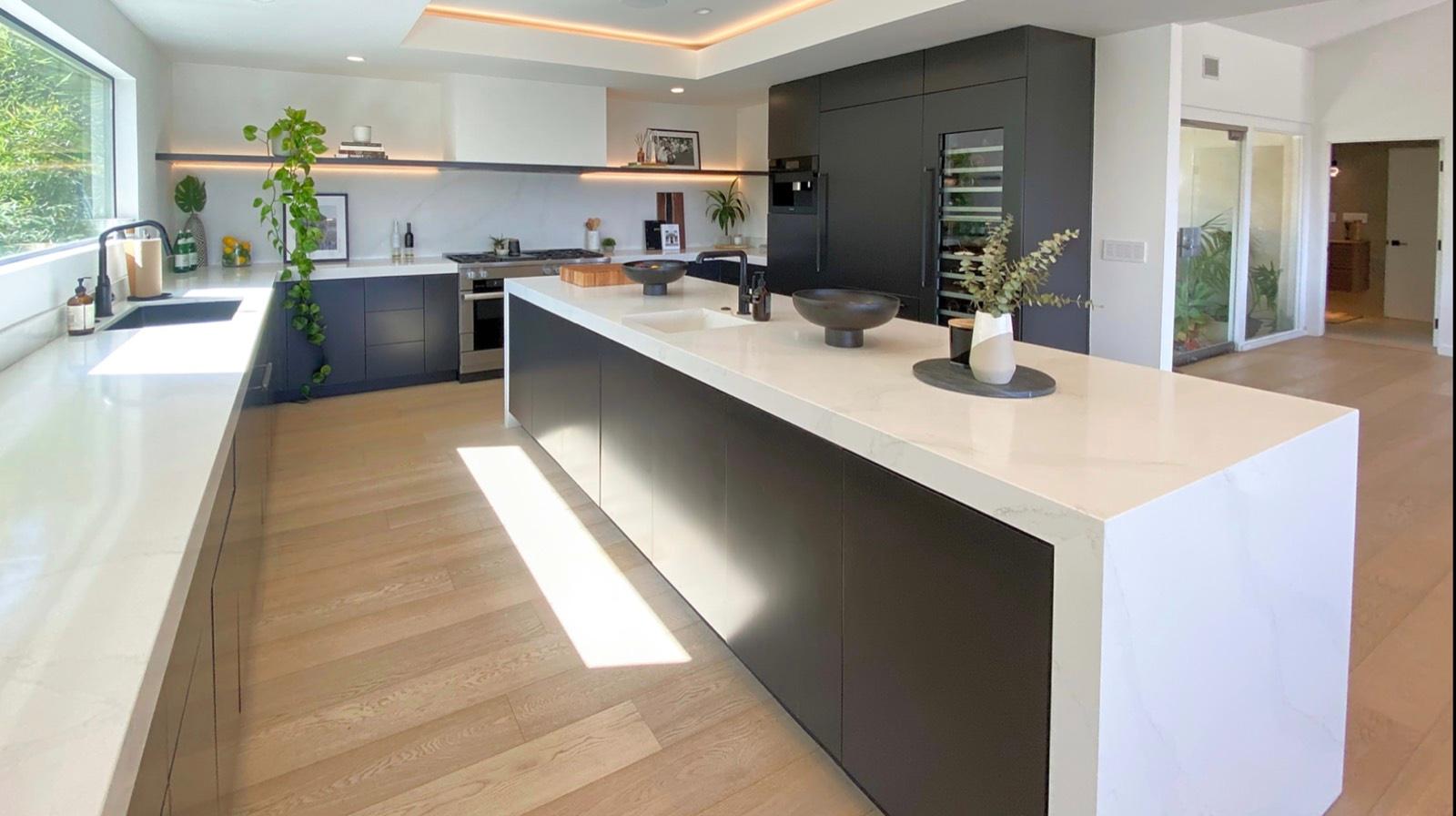 AS's Modern Skyline Home — photo 5