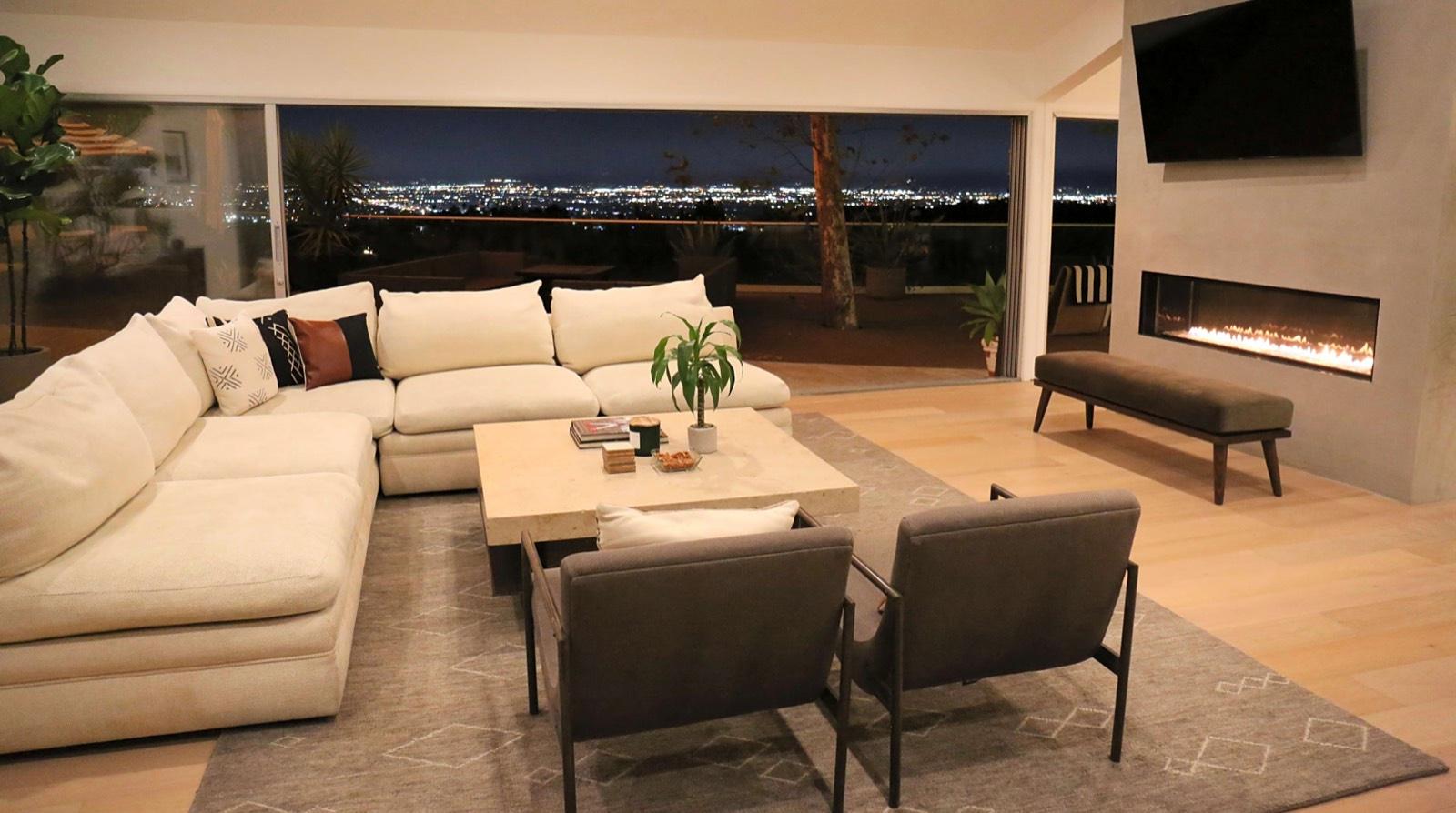 AS's Modern Skyline Home — photo 10