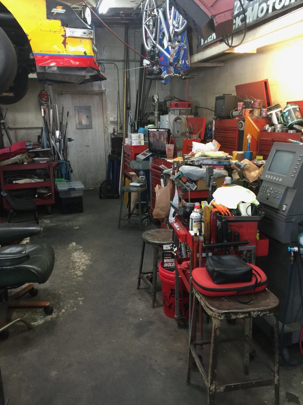 Auto Repair Shop — photo 5