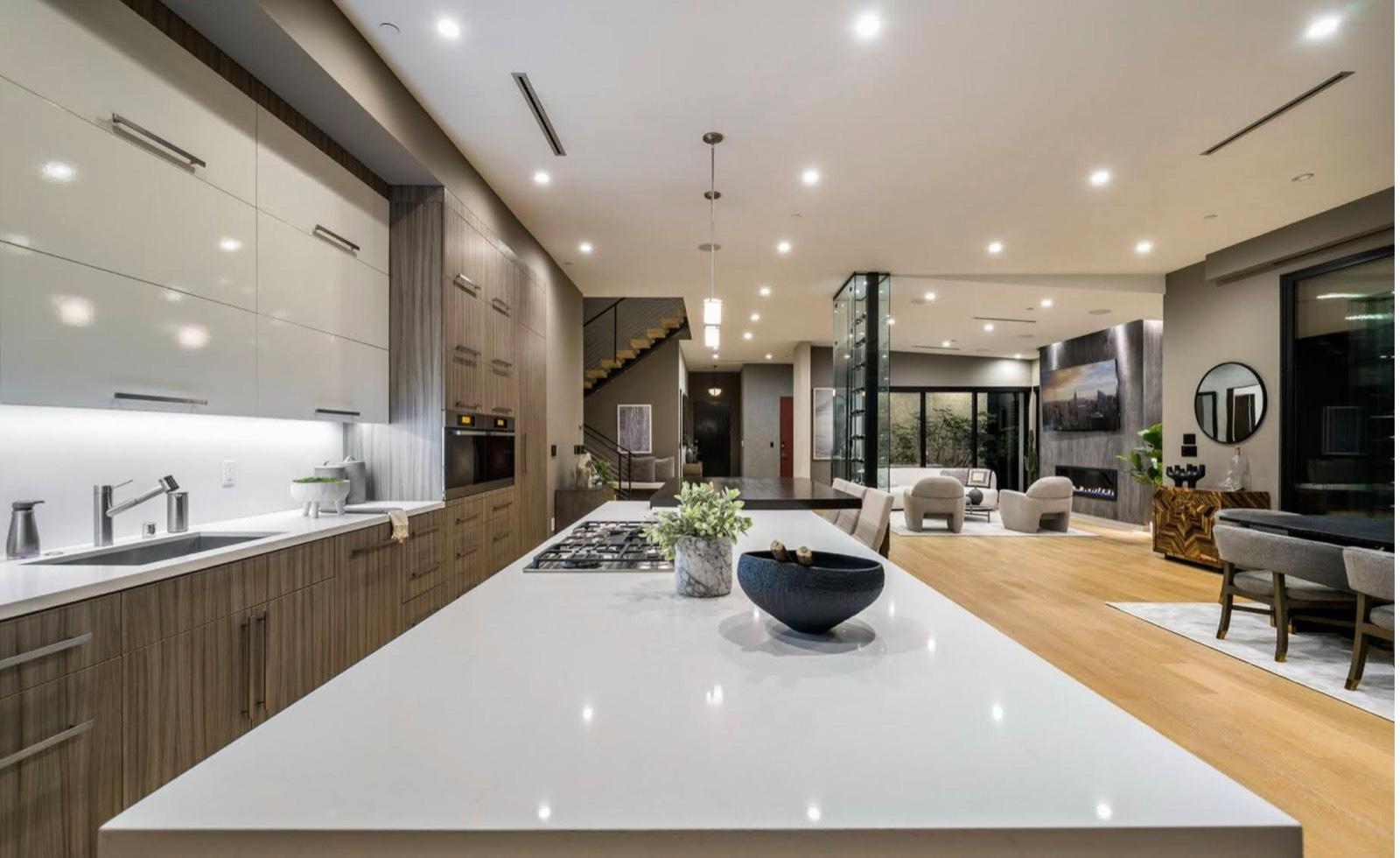AW's Modern Lux — photo 2