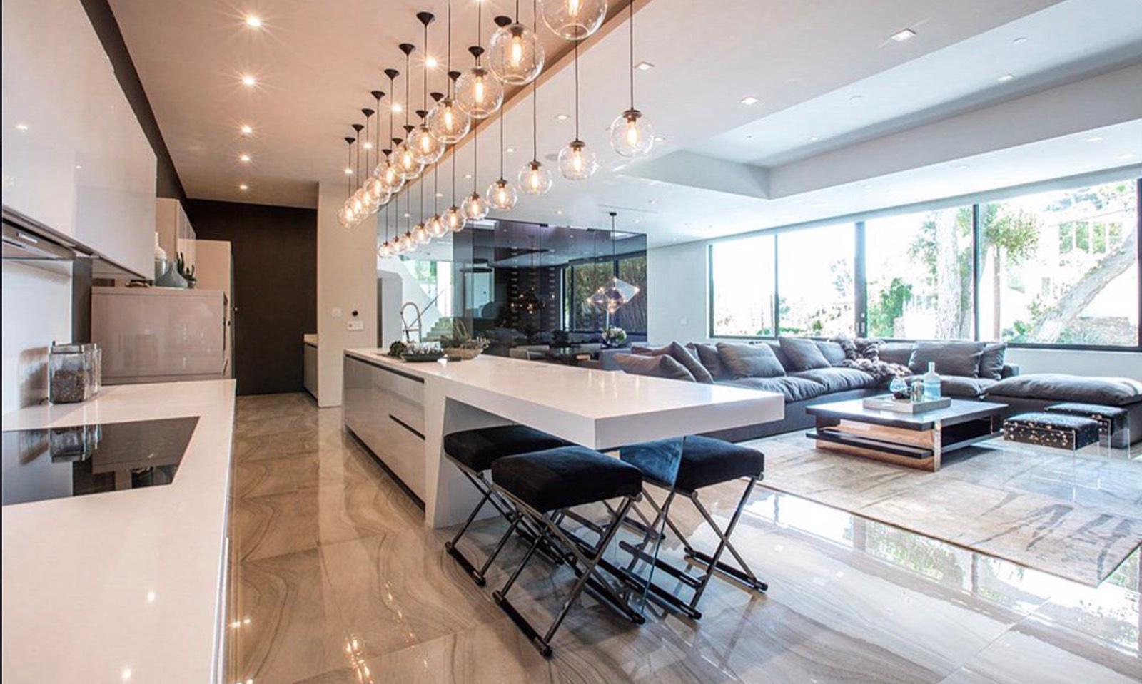 B House — photo 4