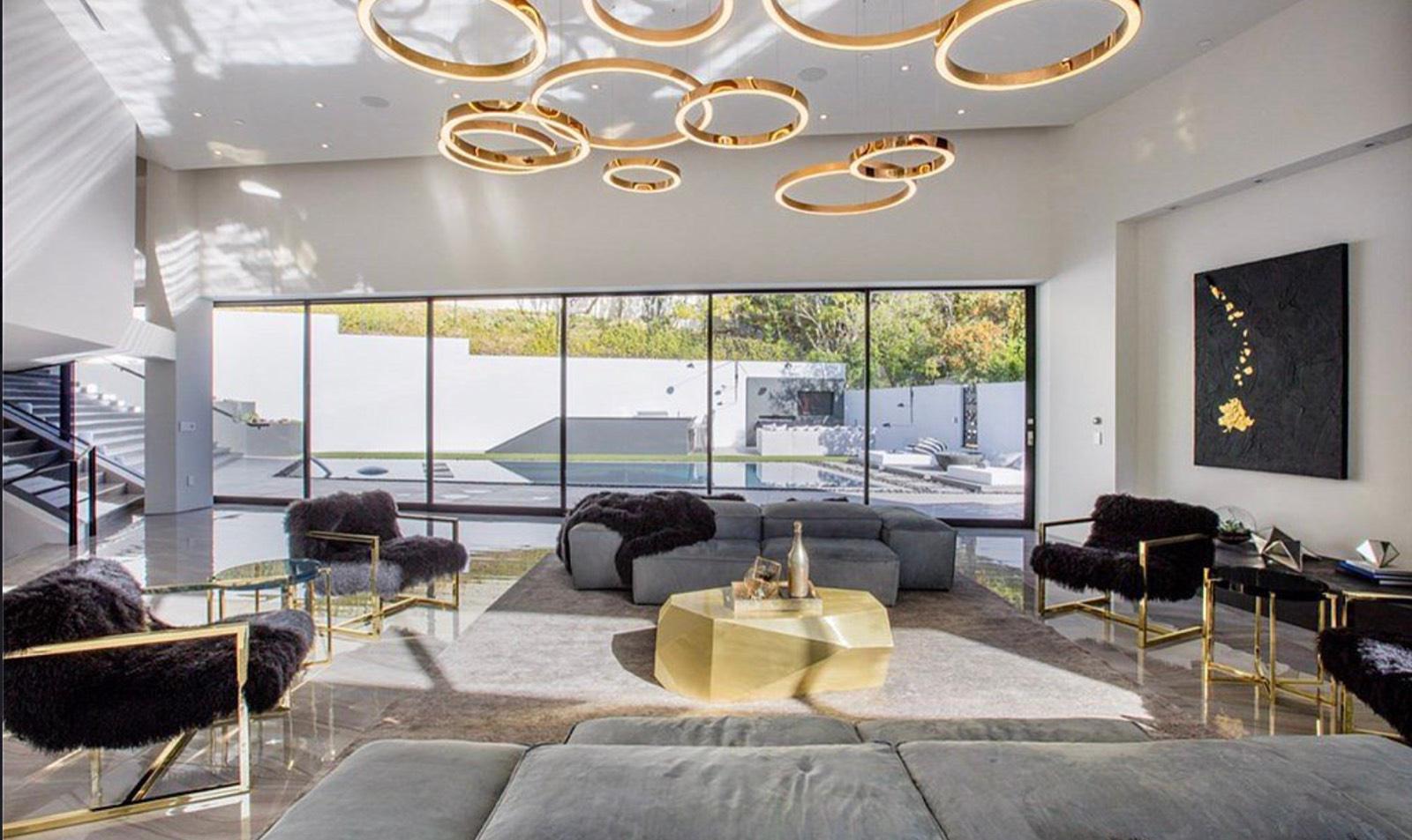 B House — photo 1