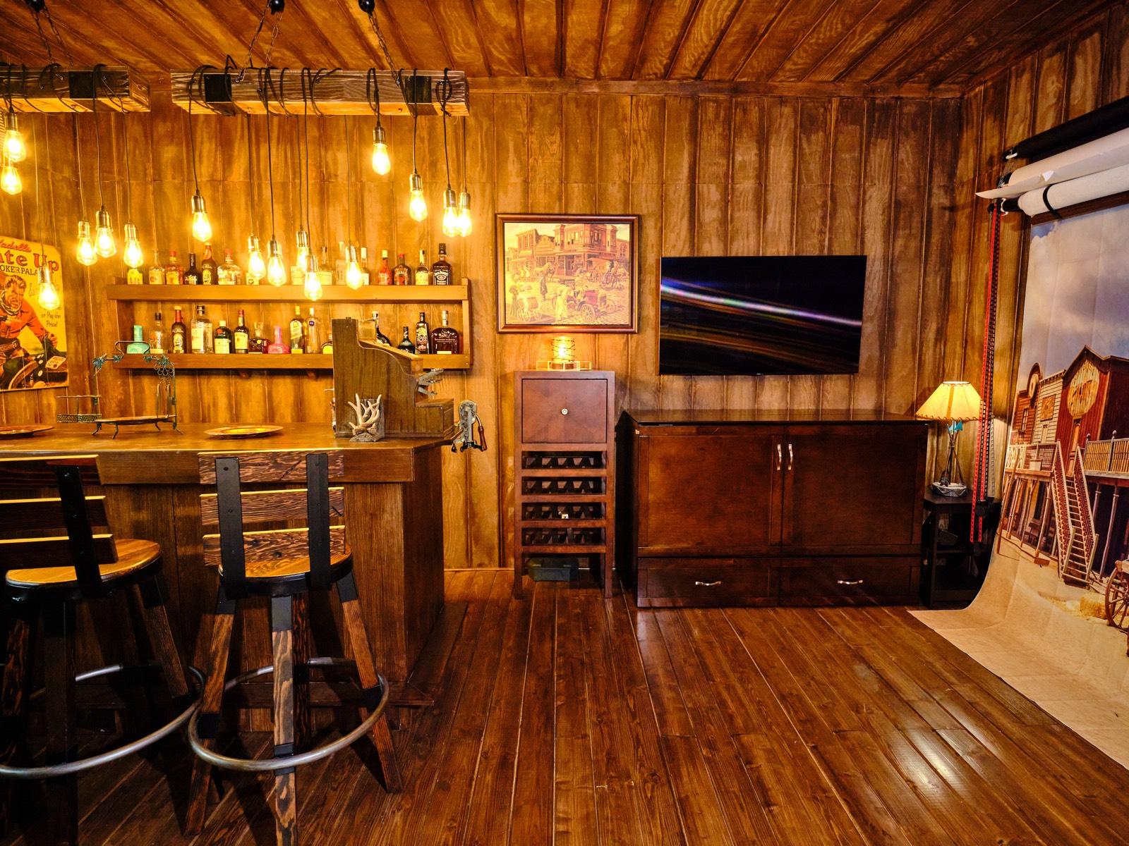 B's Quaint Cowboy Saloon — photo 9