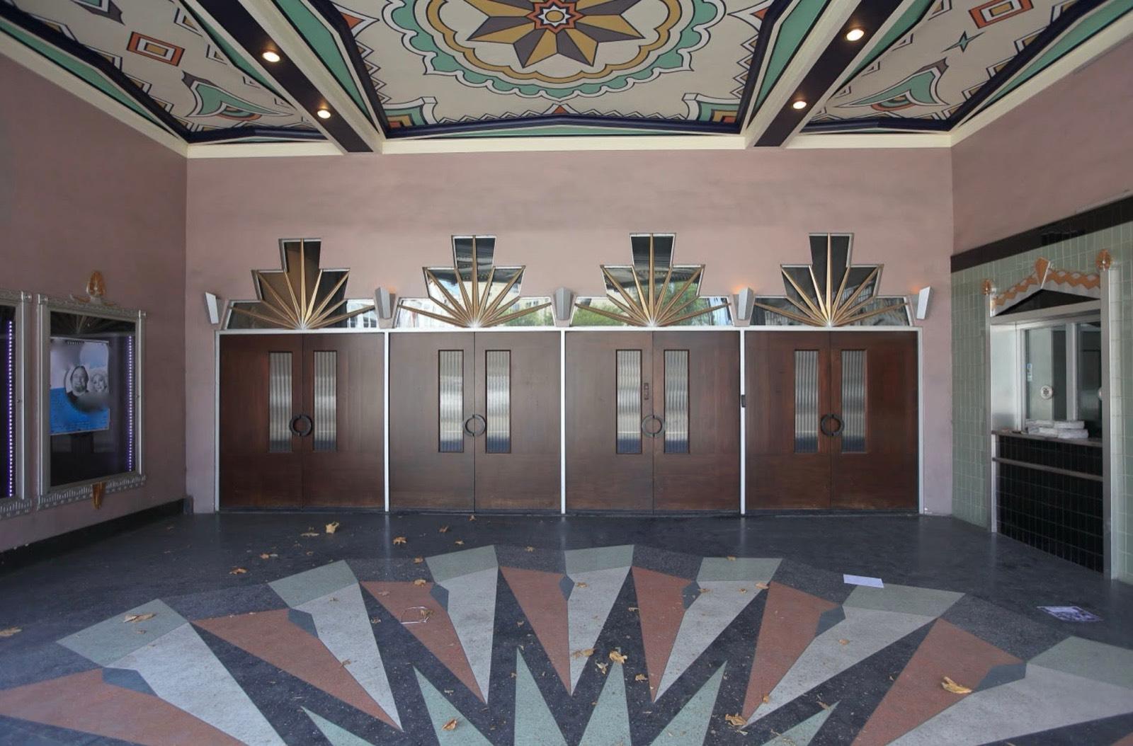 B Theater — photo 10