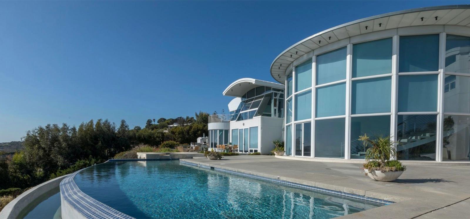 Beach Glass Modern Home — photo 1