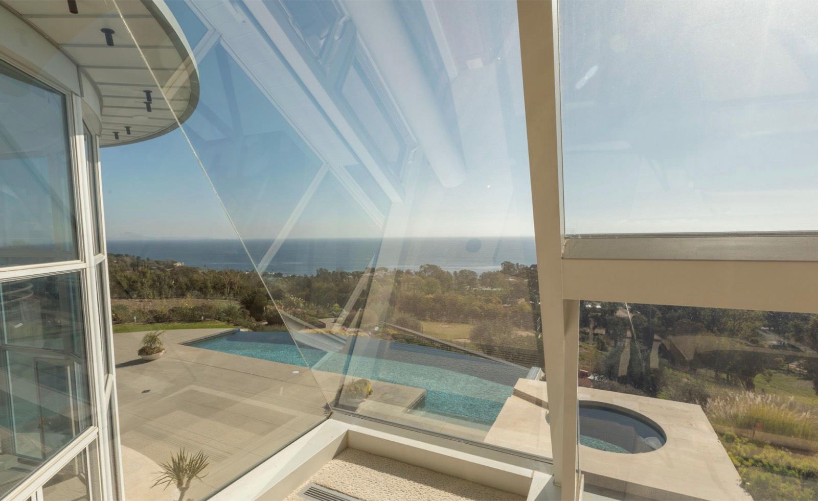 Beach Glass Modern Home — photo 6