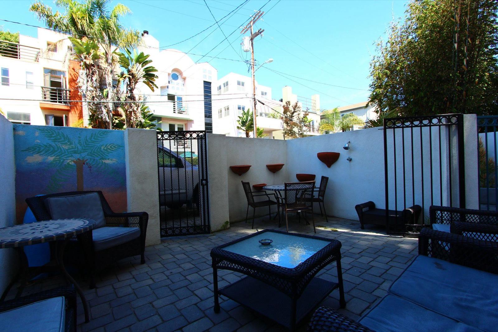 Beach house — photo 2