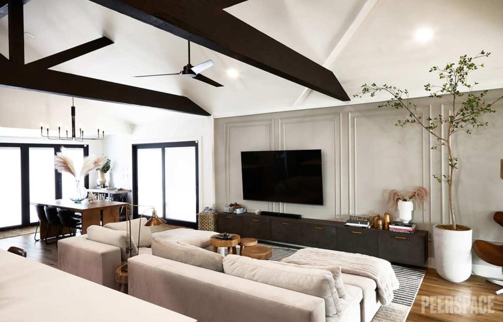 Beautiful contemporary bright home with pool — photo 3