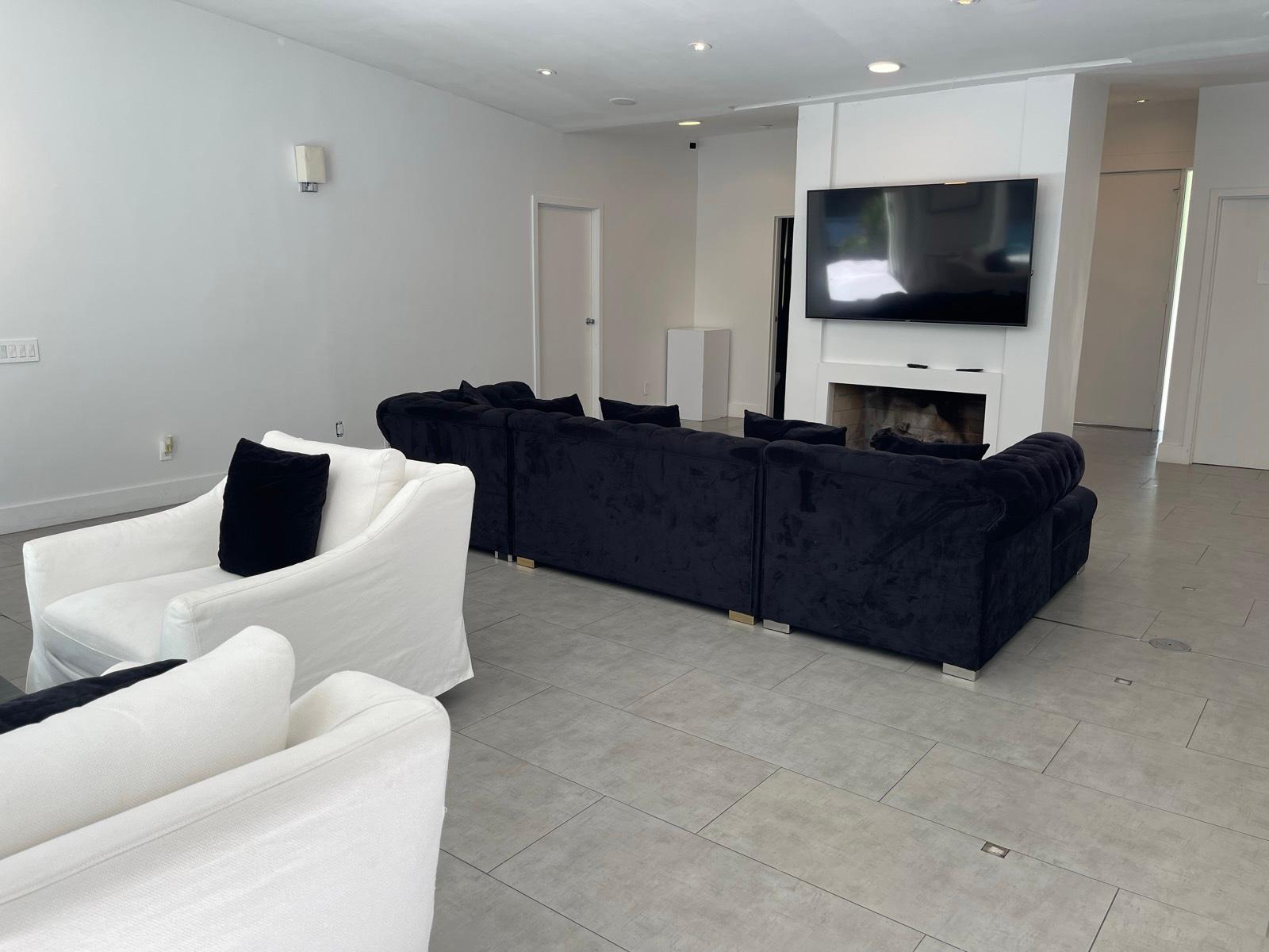 Bel Air Bachelor Pad — photo 8