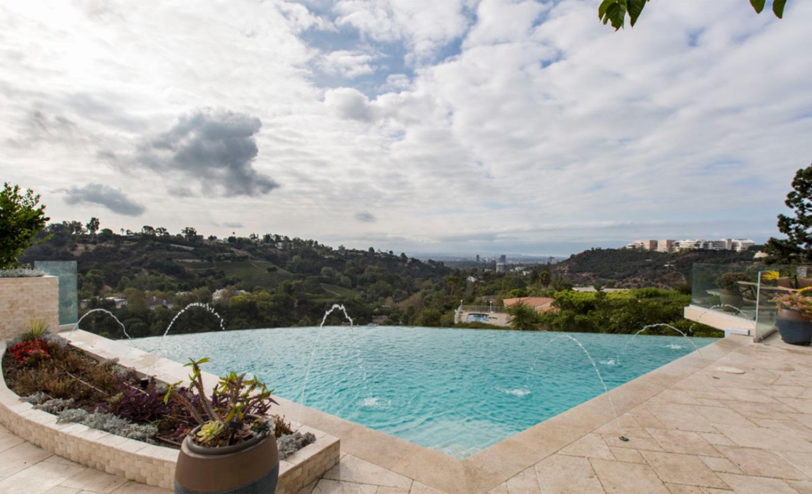 Bel Air Backyard — photo 2