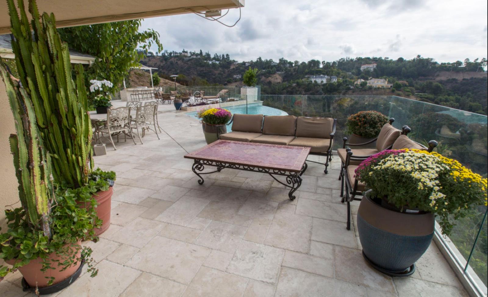 Bel Air Backyard — photo 7
