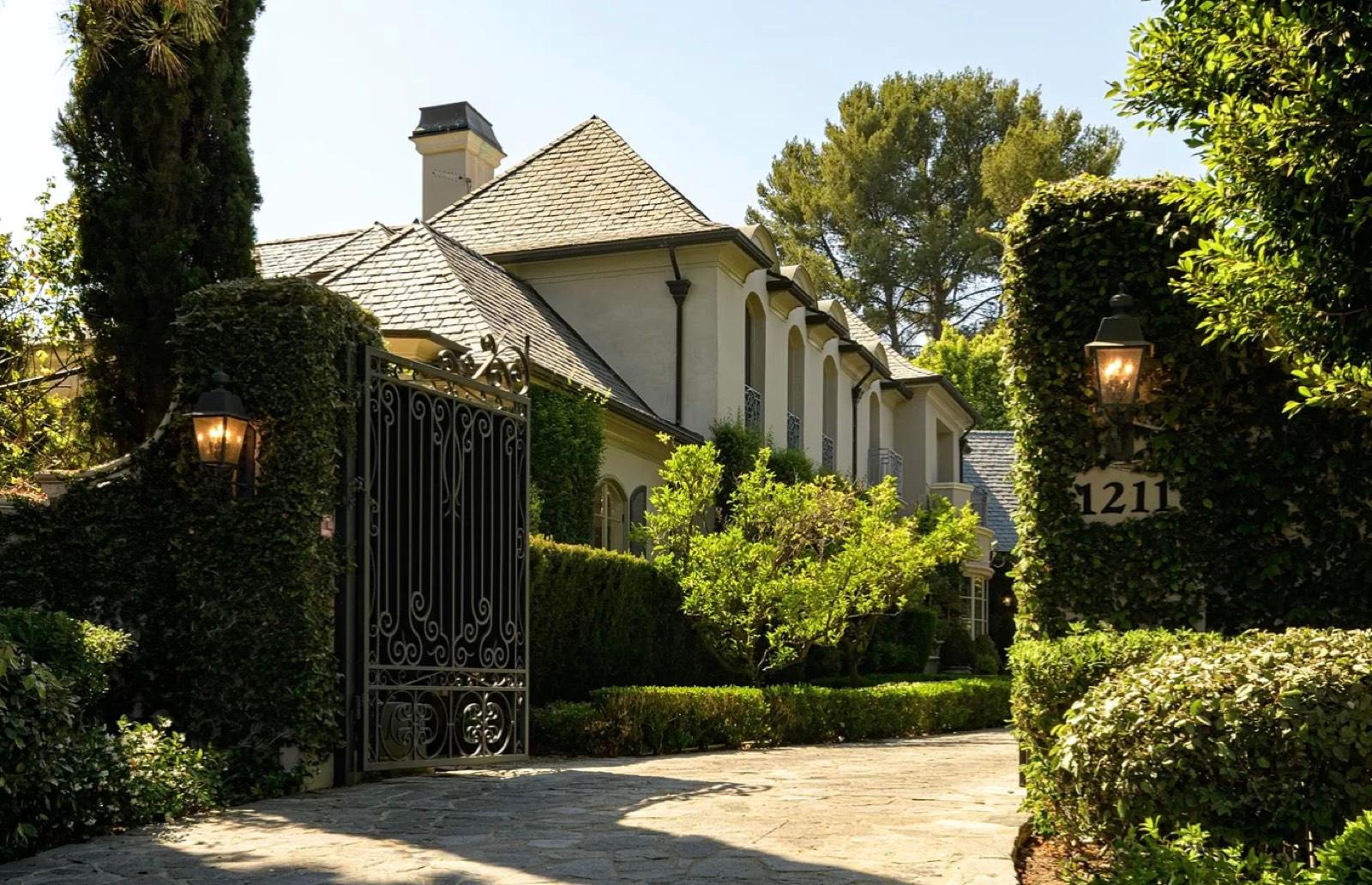 Bel Air Beautiful Estate — photo 2