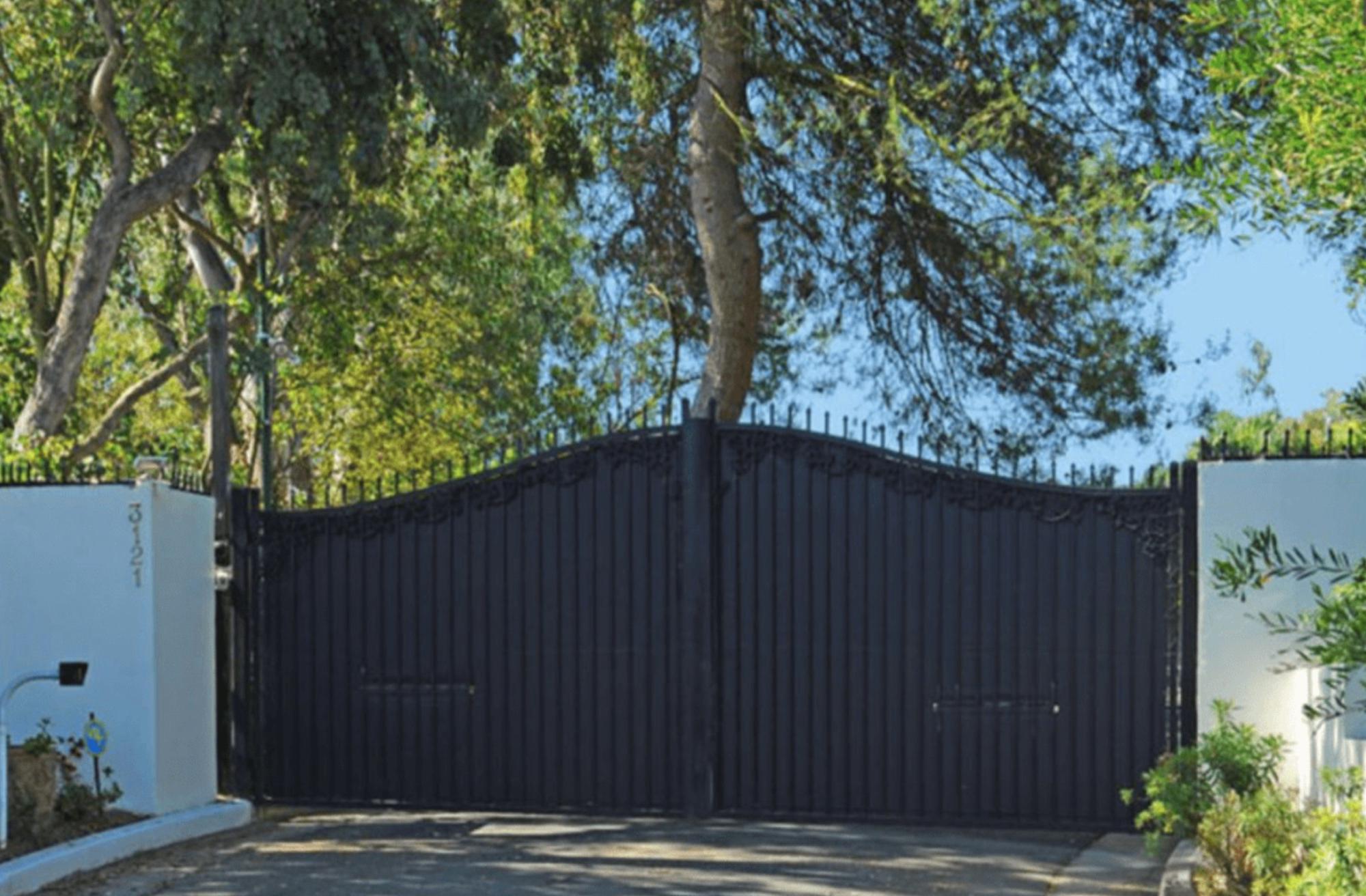 Bel Air Mansion — photo 2