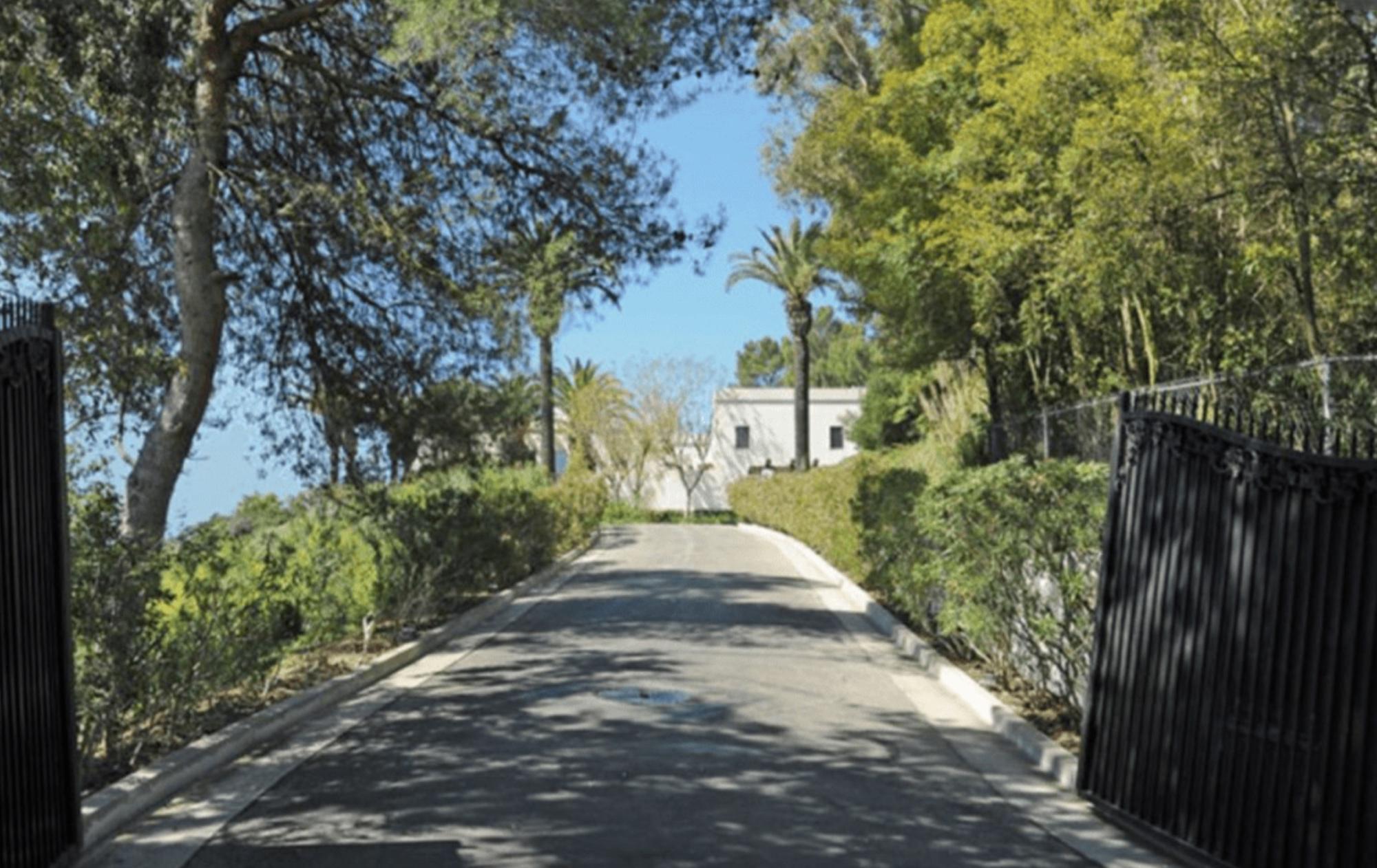 Bel Air Mansion — photo 3