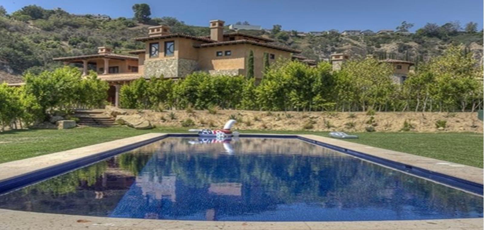 Beverly Hills Compound — photo 4