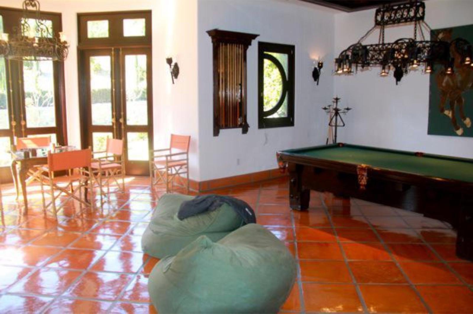 Beverly Hills Compound — photo 8