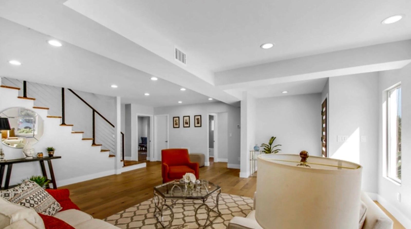 BG's Modern Tri-Level — photo 4