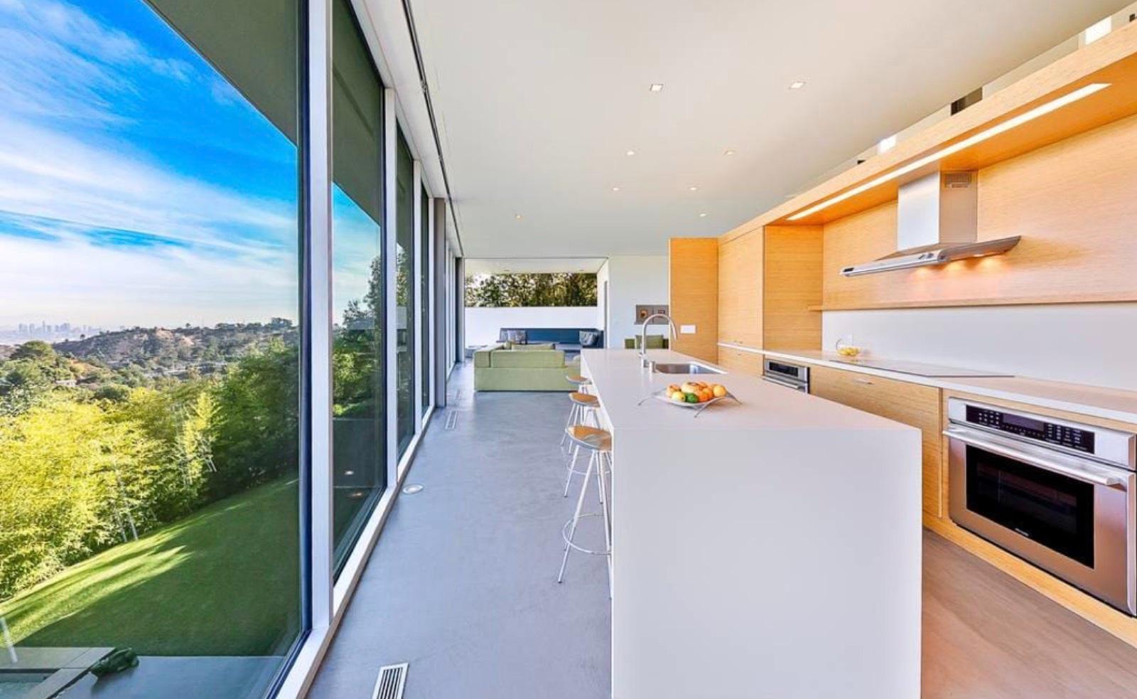 BH Midcentury Architectural Home — photo 4