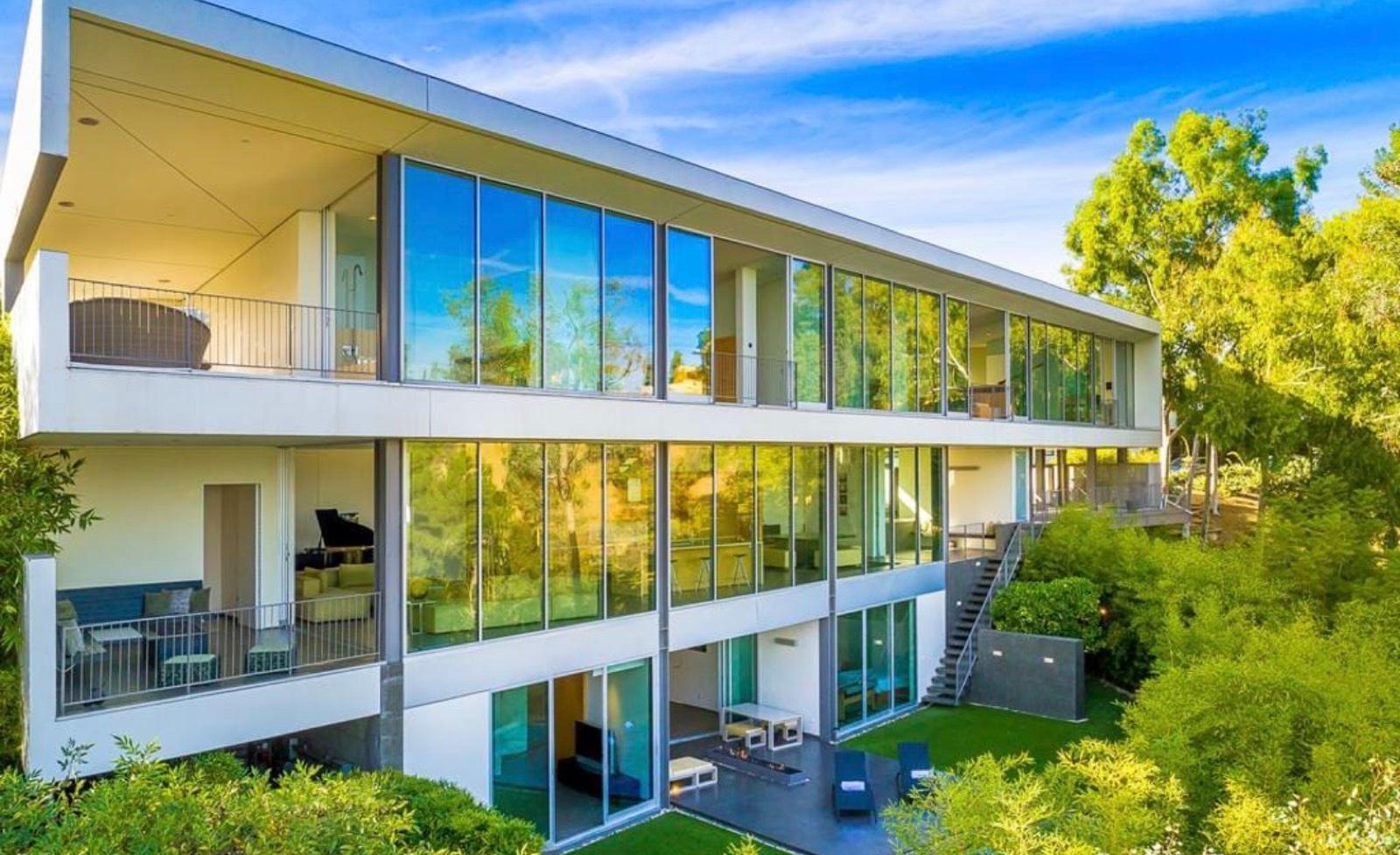 BH Midcentury Architectural Home — photo 1
