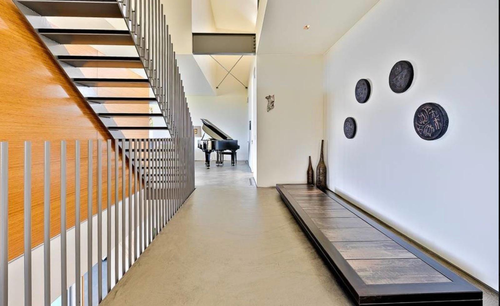 BH Midcentury Architectural Home — photo 5