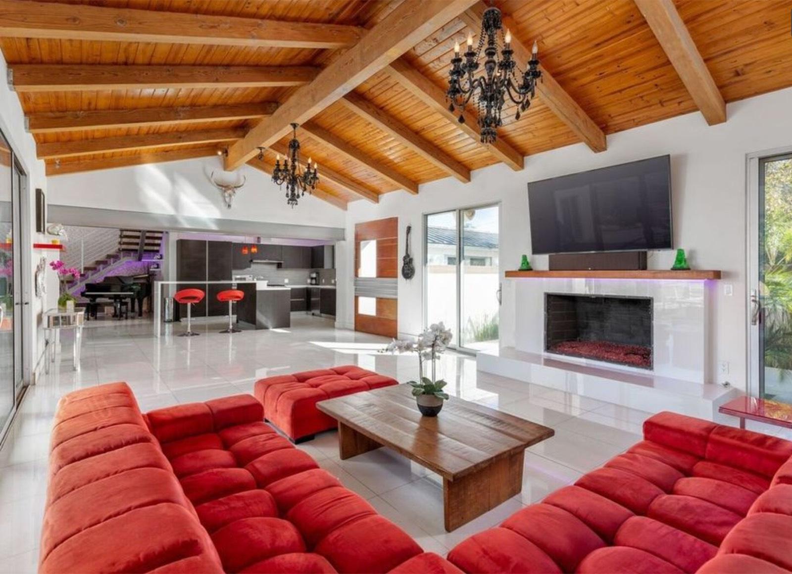 Bonnie Modern Rock n Roll House — photo 4