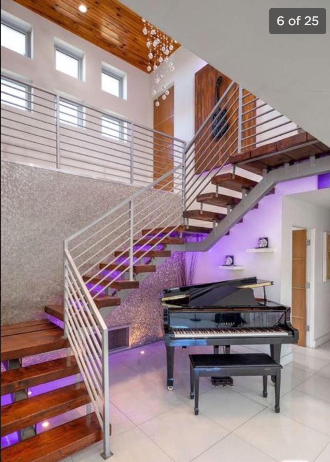Bonnie Modern Rock n Roll House — photo 6