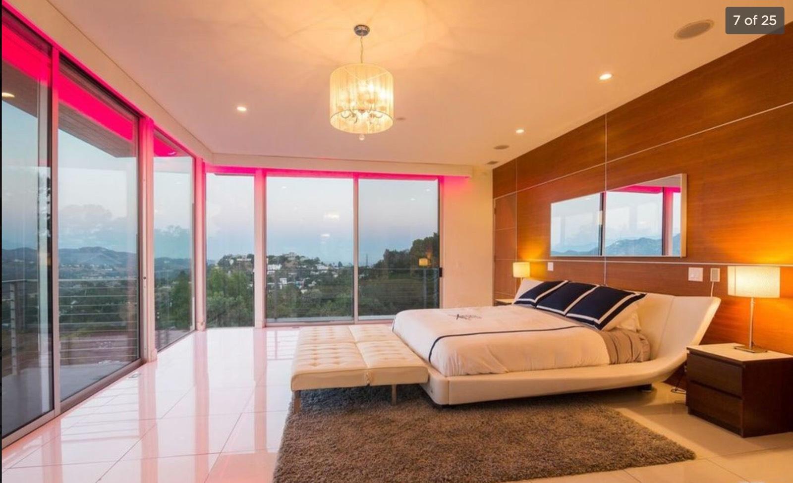 Bonnie Modern Rock n Roll House — photo 7